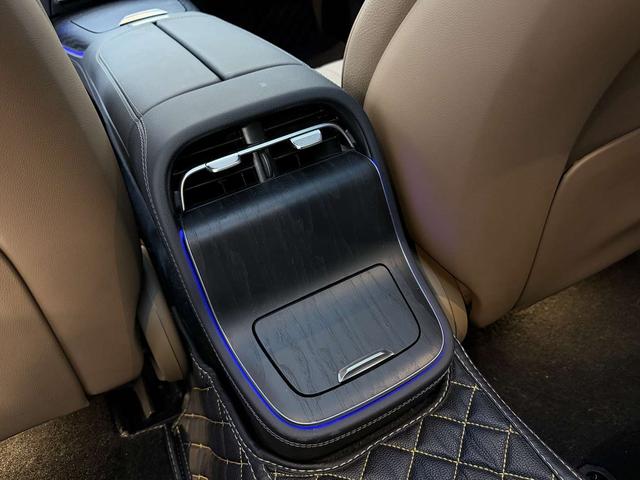 Mercedes-Benz E Class 2024 car image #9