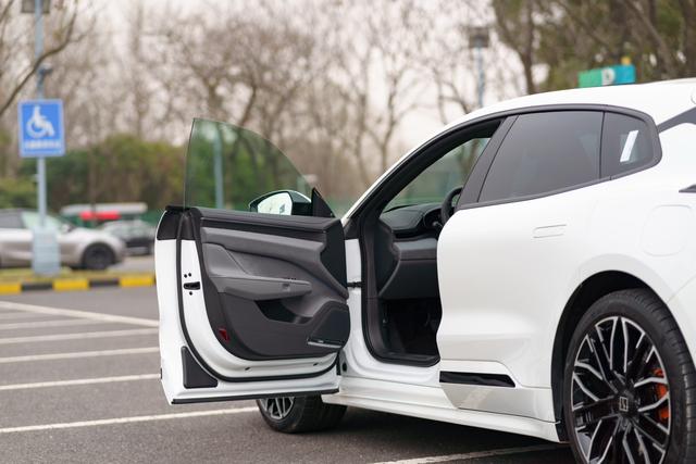 极氪 极氪001 2025 汽车图片 #9