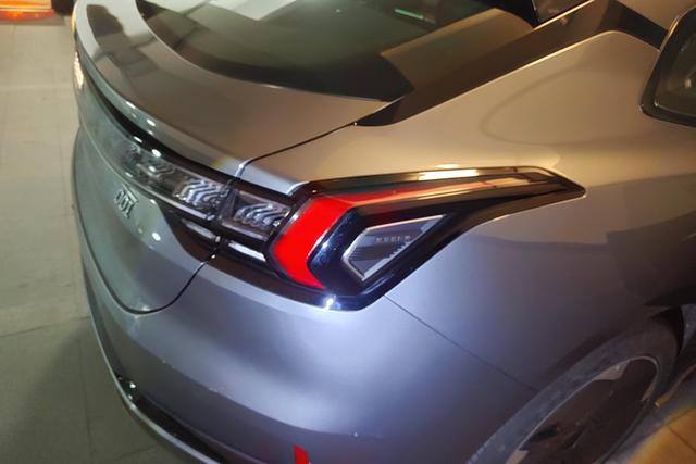 Zeekr 001 2024 immagine di auto #9