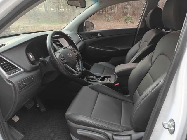 Hyundai Tucson 2016 car image #9