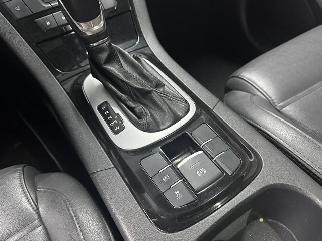 MG GS 2015 car image #9