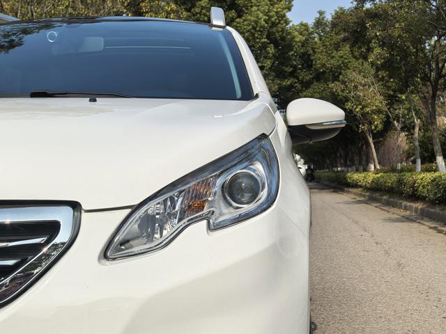 Peugeot 2008 2014 immagine di auto #9