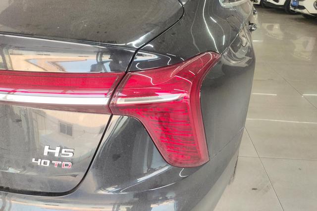 HongQi H5 2025 car image #9