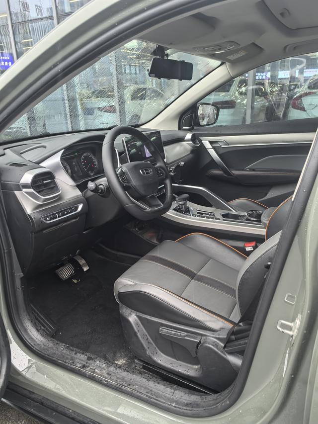 GEELY Coolray 2023 car image #9
