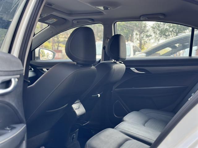 GEELY Emgrand 2020 car image #9