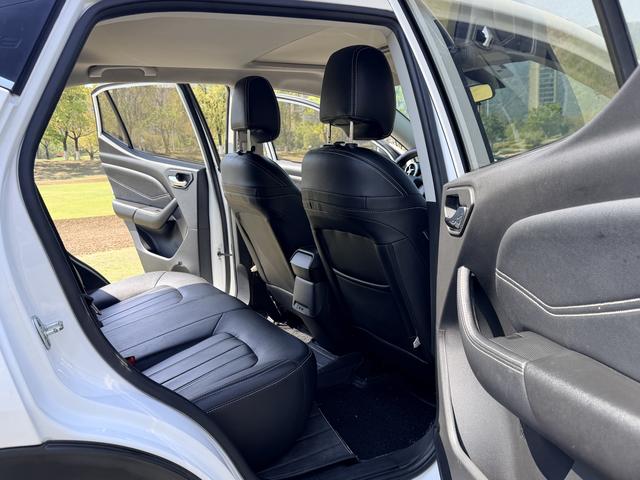 Soueast DX3 2020 car image #9