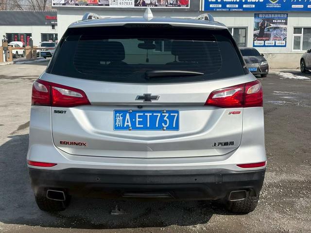 Chevrolet Equinox 2018 immagine di auto #9