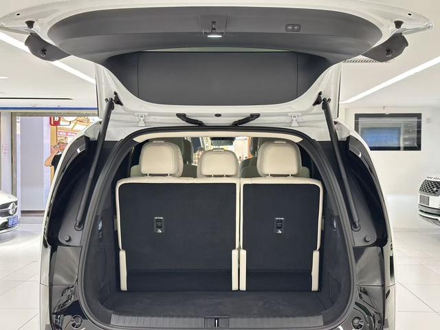 理想汽车 理想MEGA 2025 汽车图片 #9