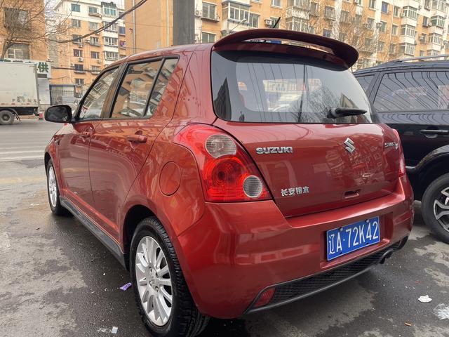 Suzuki Swift 2013 car image #9