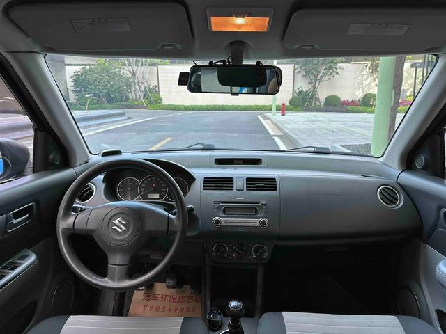 Suzuki Swift 2014 car image #9