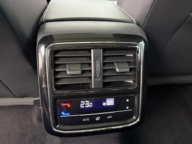 Volkswagen Passat 2023 car image #9