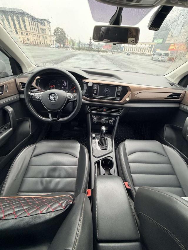 Volkswagen Tharu 2019 car image #9