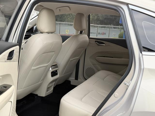 Wuling Starlight 2024 car image #9