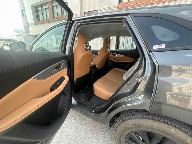 Forthing 2026 car image #9