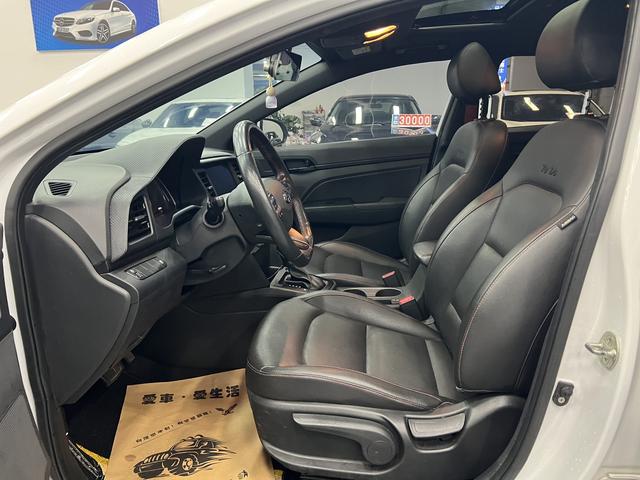 Hyundai Elantra AD 2019 immagine di auto #9