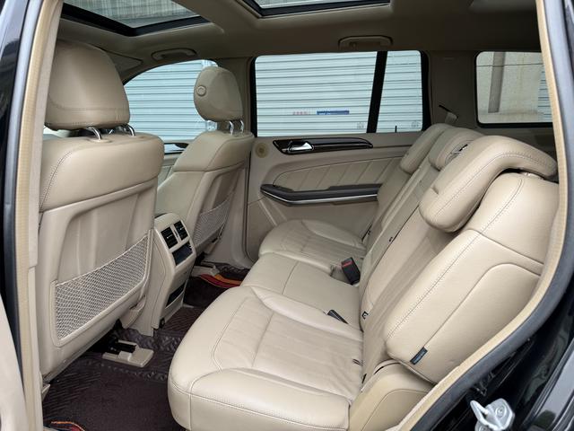 Mercedes-Benz 2013 car image #9