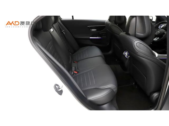 Mercedes-Benz C Class 2024 صورة سيارة #9