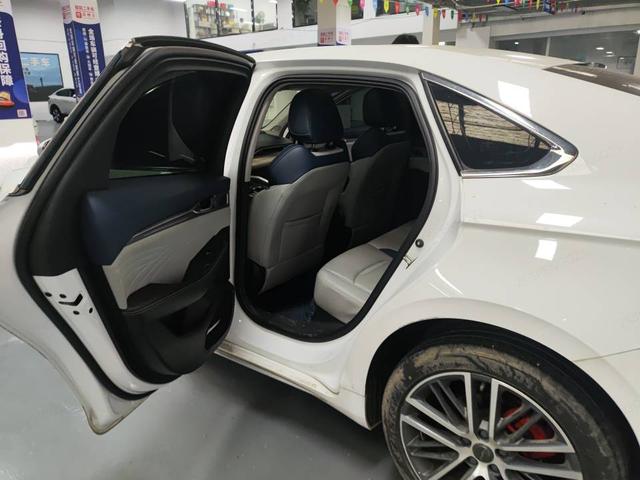 GEELY 2021 car image #9