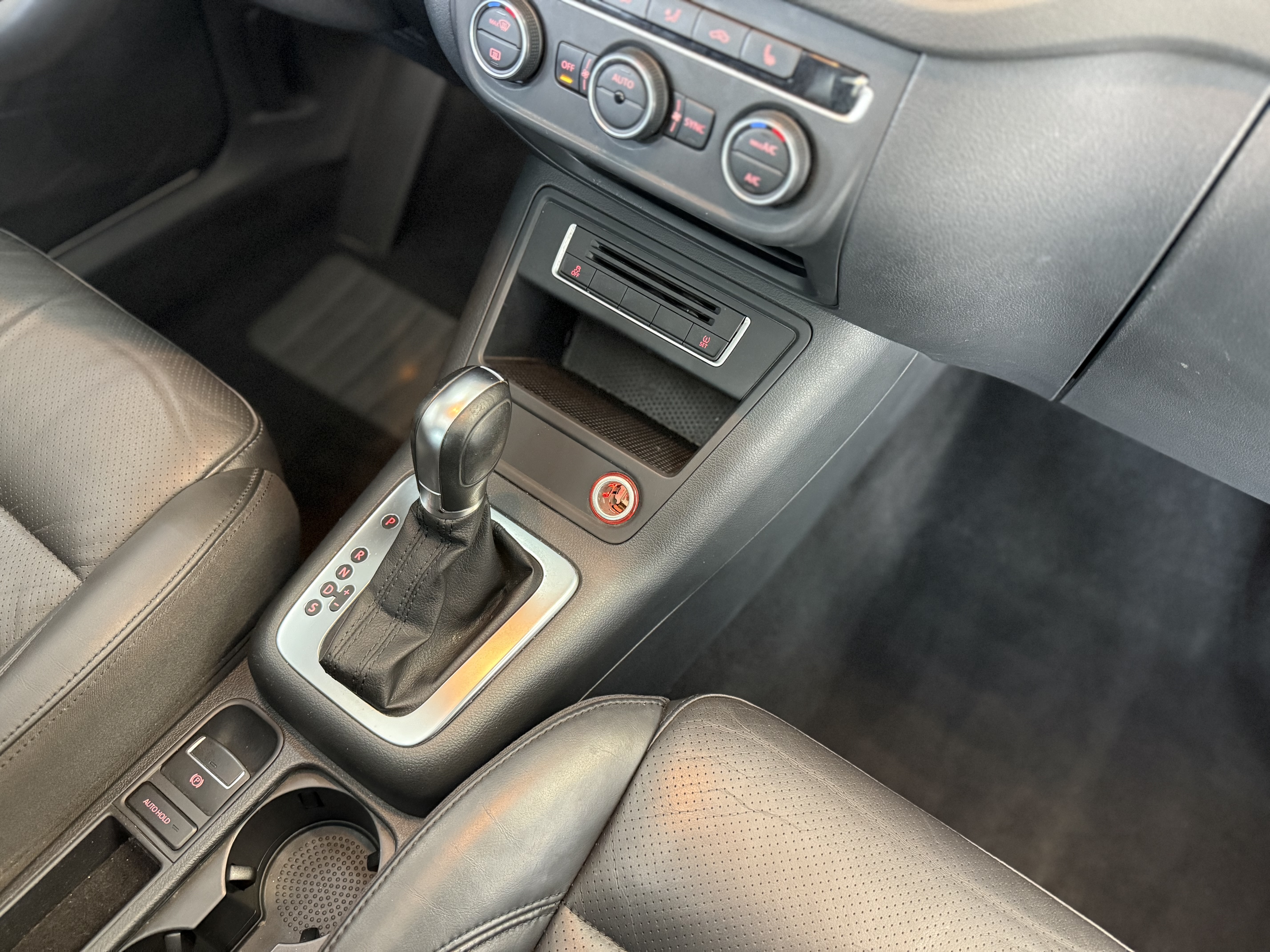 Volkswagen Tiguan 2016 car image #9