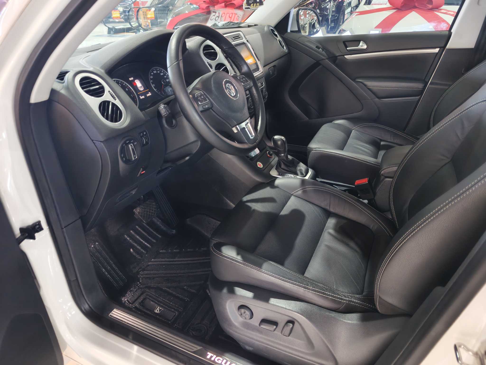 Volkswagen Tiguan 2016 car image #9