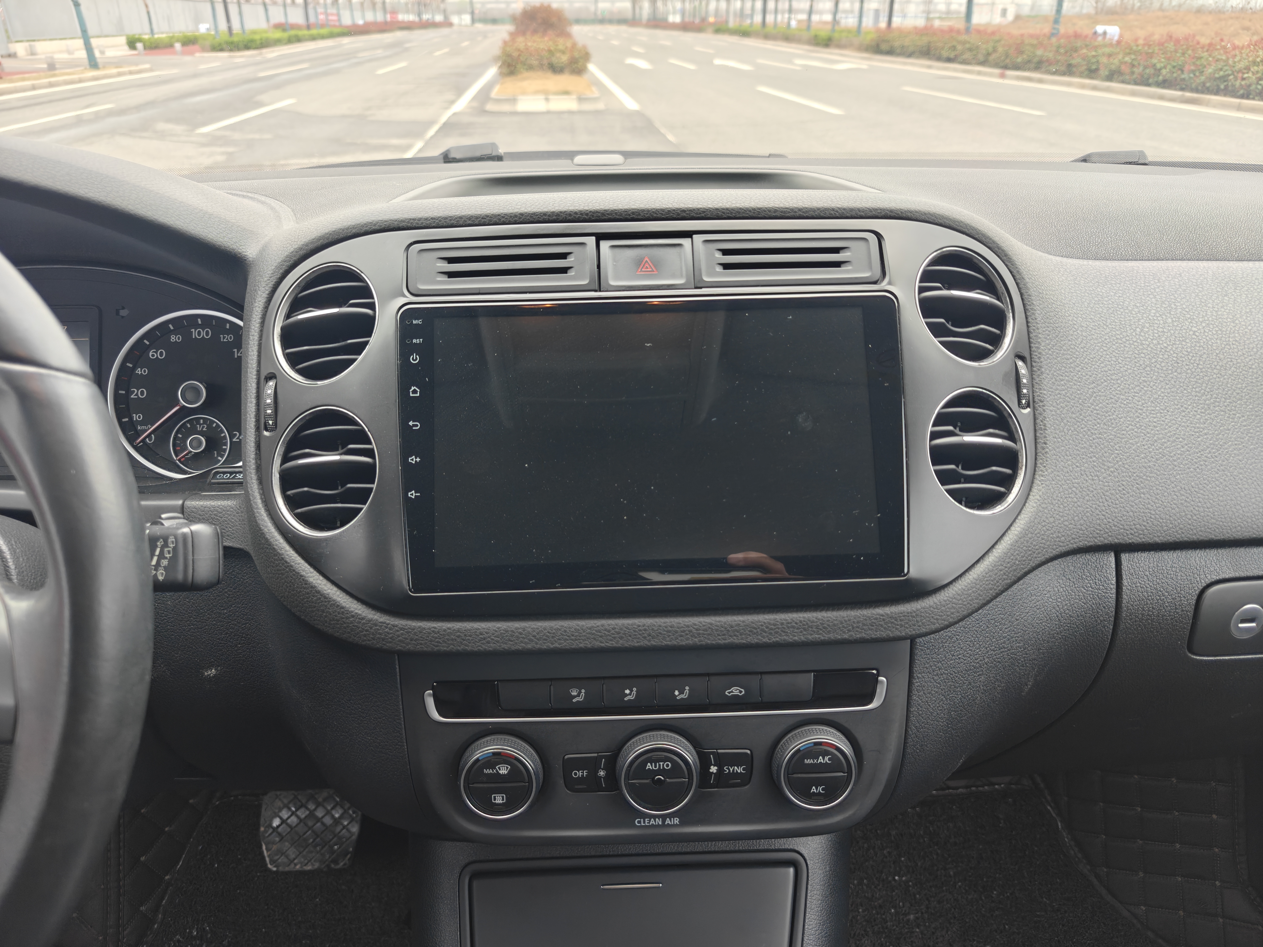 Volkswagen Tiguan 2016 immagine di auto #9