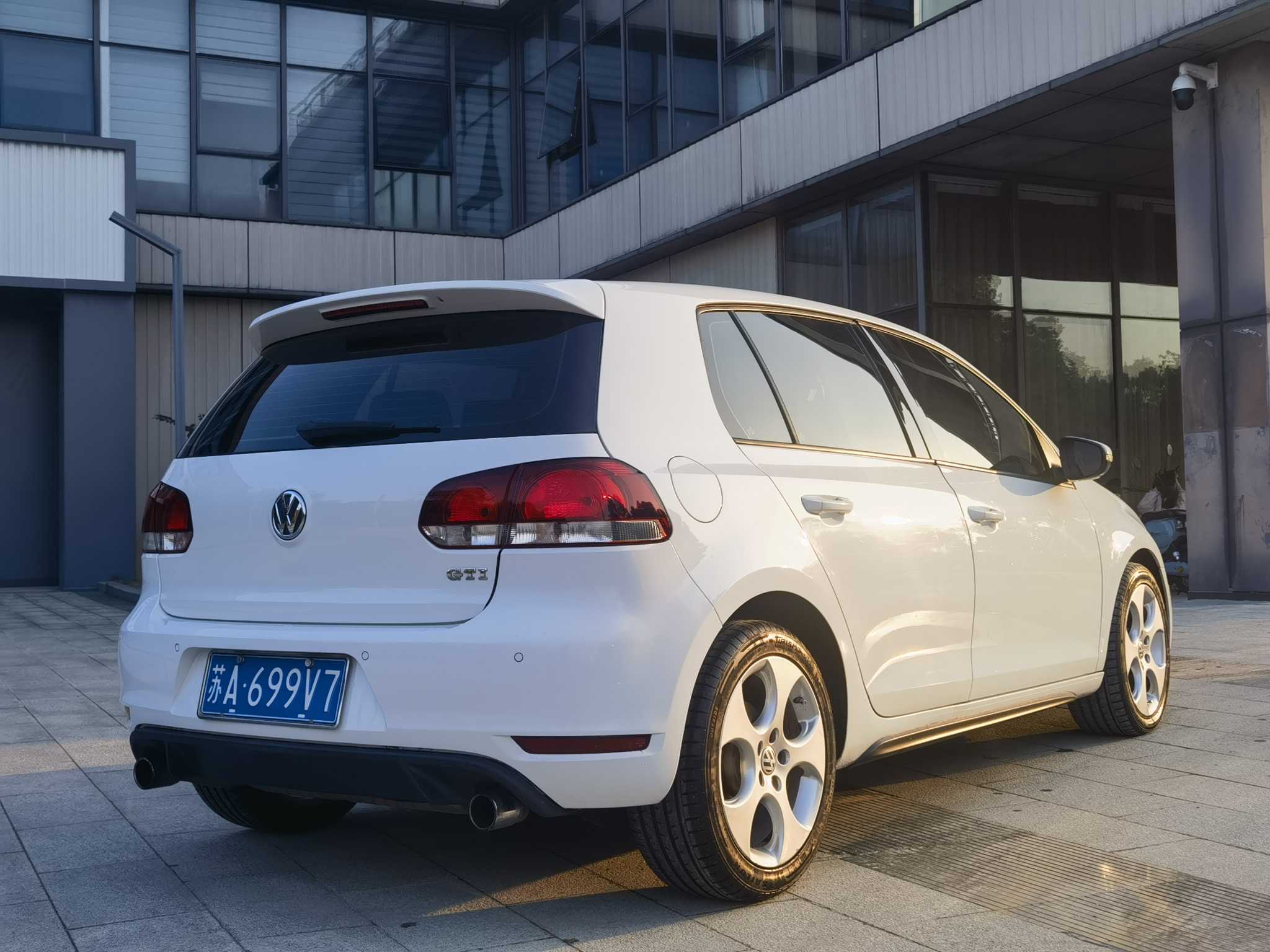 Volkswagen GolfGTI 2011 #9 Volkswagen GolfGTI 2011 car image #9