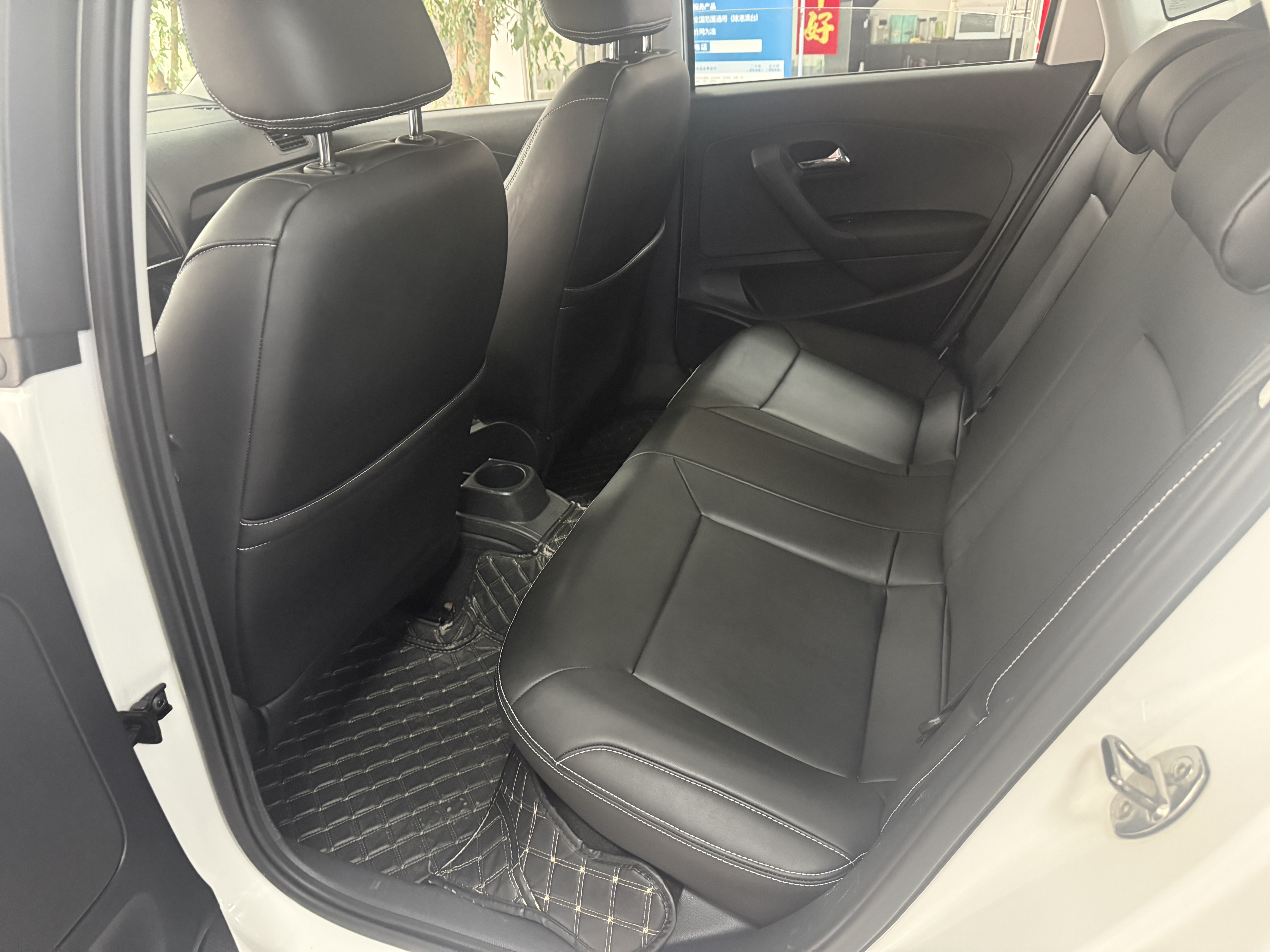 Polo 2018 car image #9