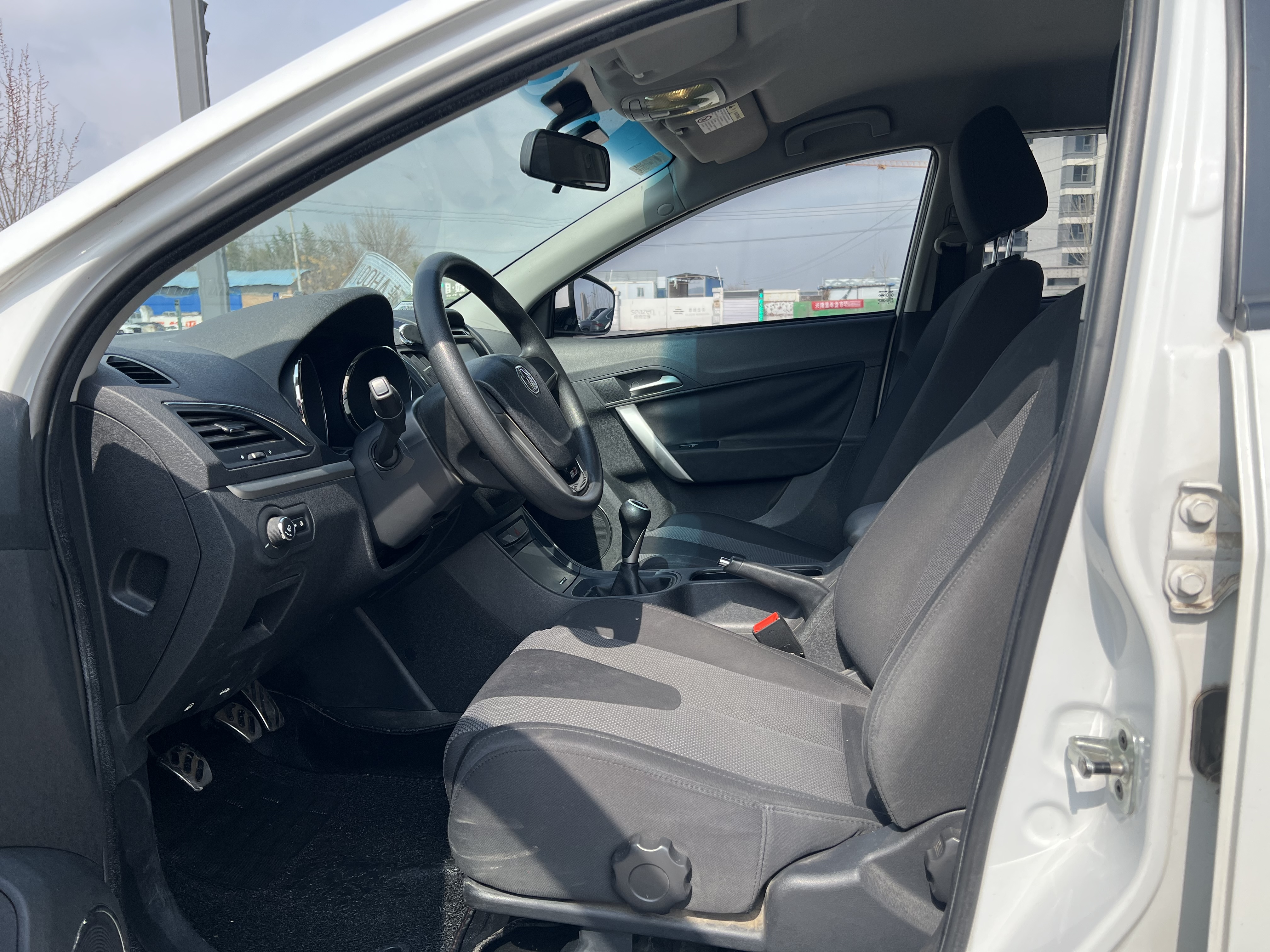 5 2015 car image #9