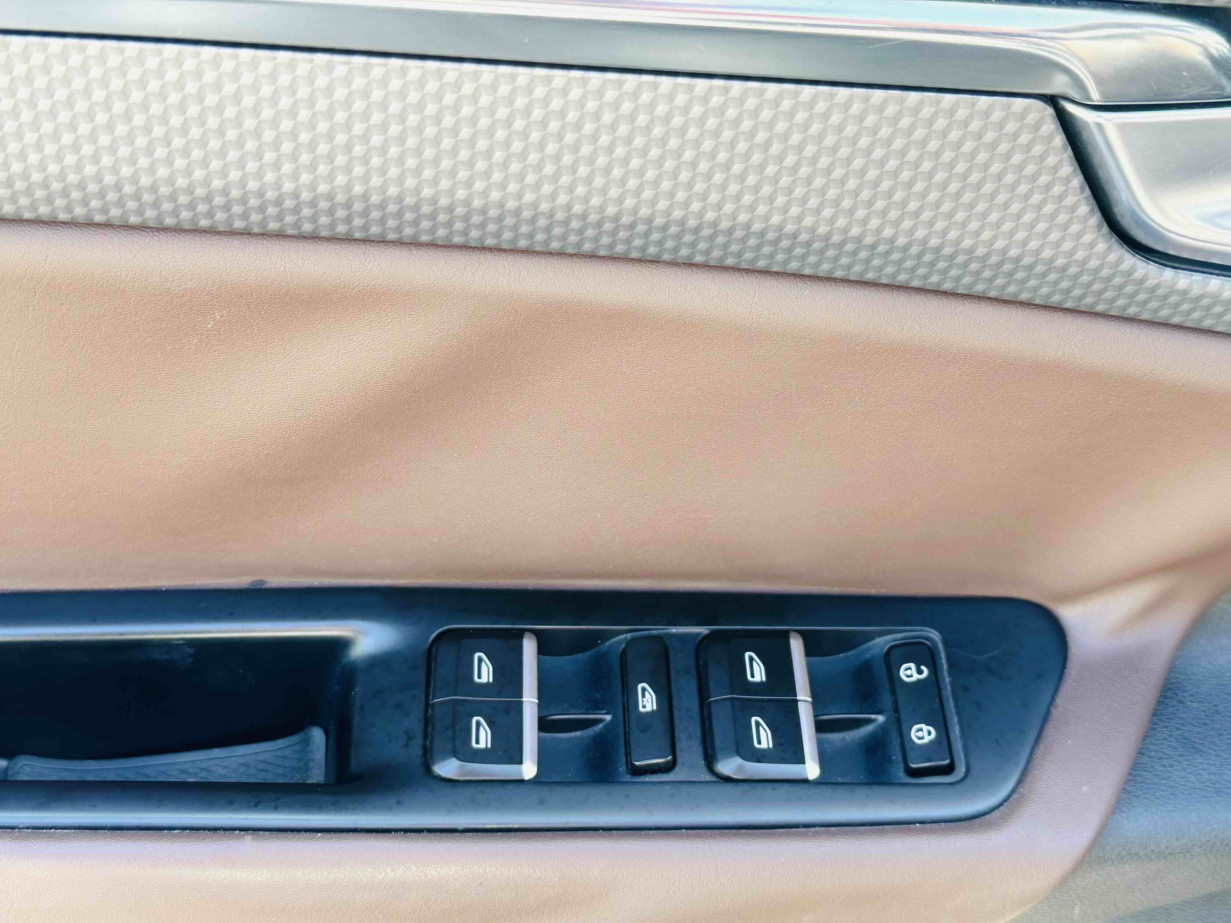 Emgrand GS 2017 #9 Emgrand GS 2017 car image #9