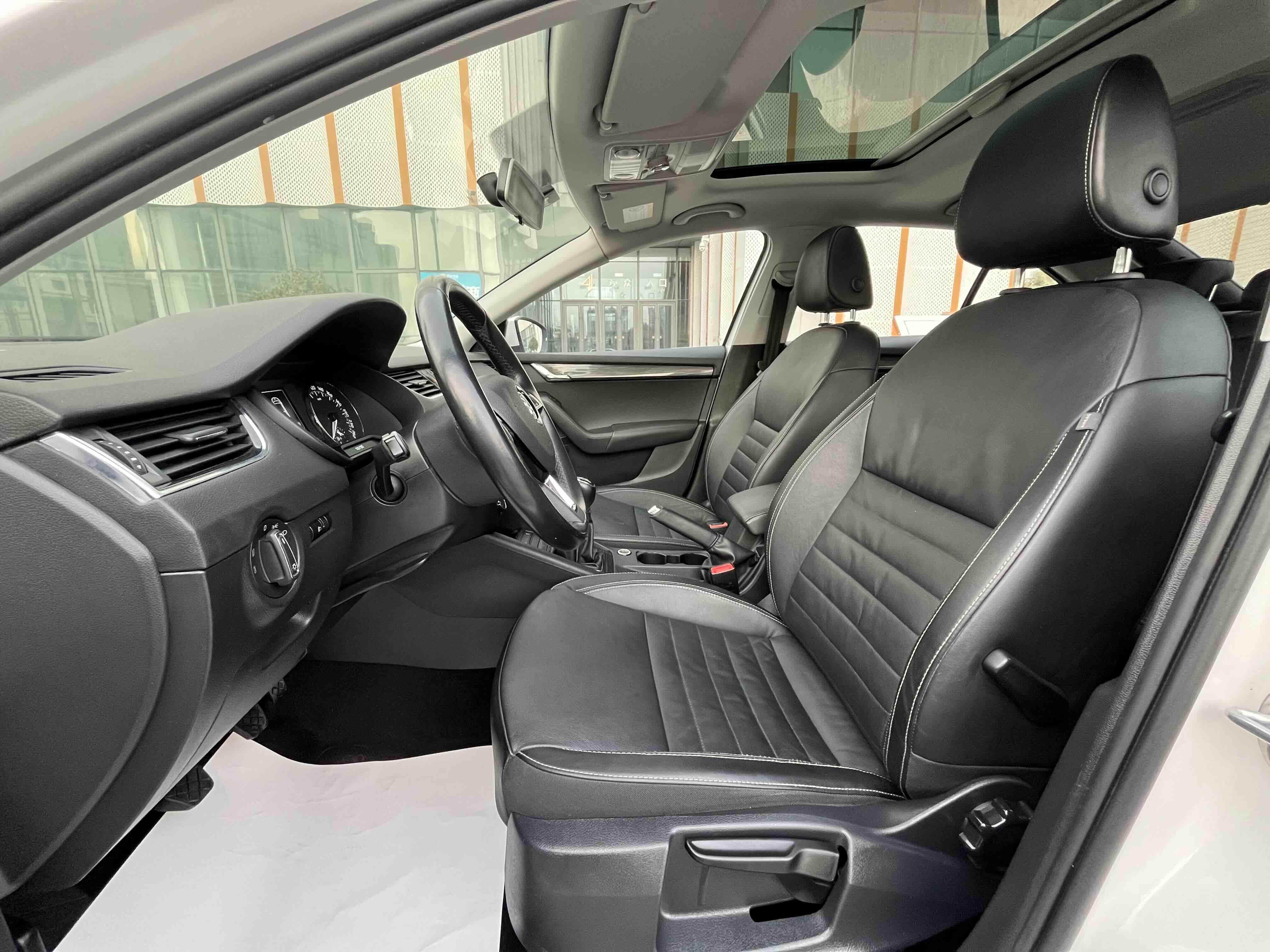 Skoda Octavia 2017 #9 Skoda Octavia 2017 car image #9