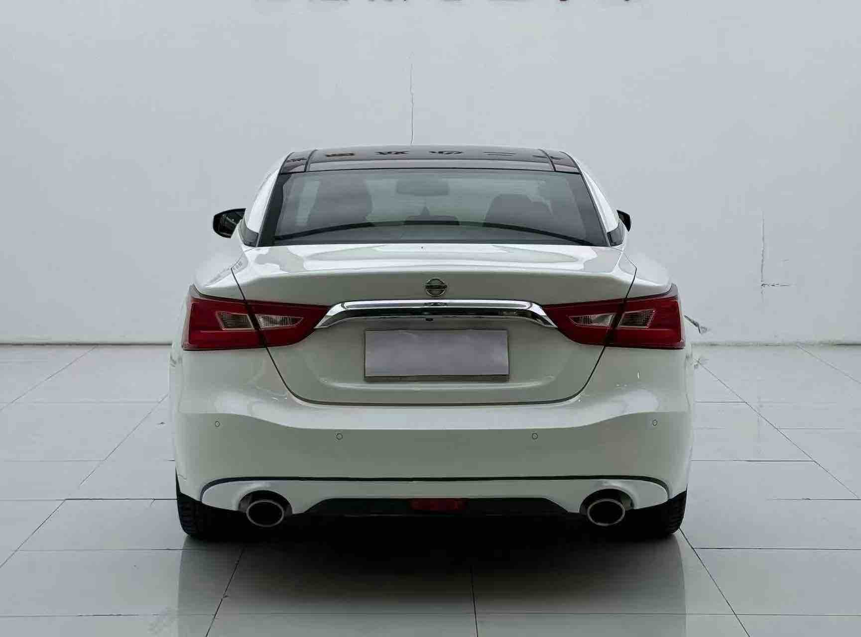 Nissan Maxima 2018 immagine di auto #9