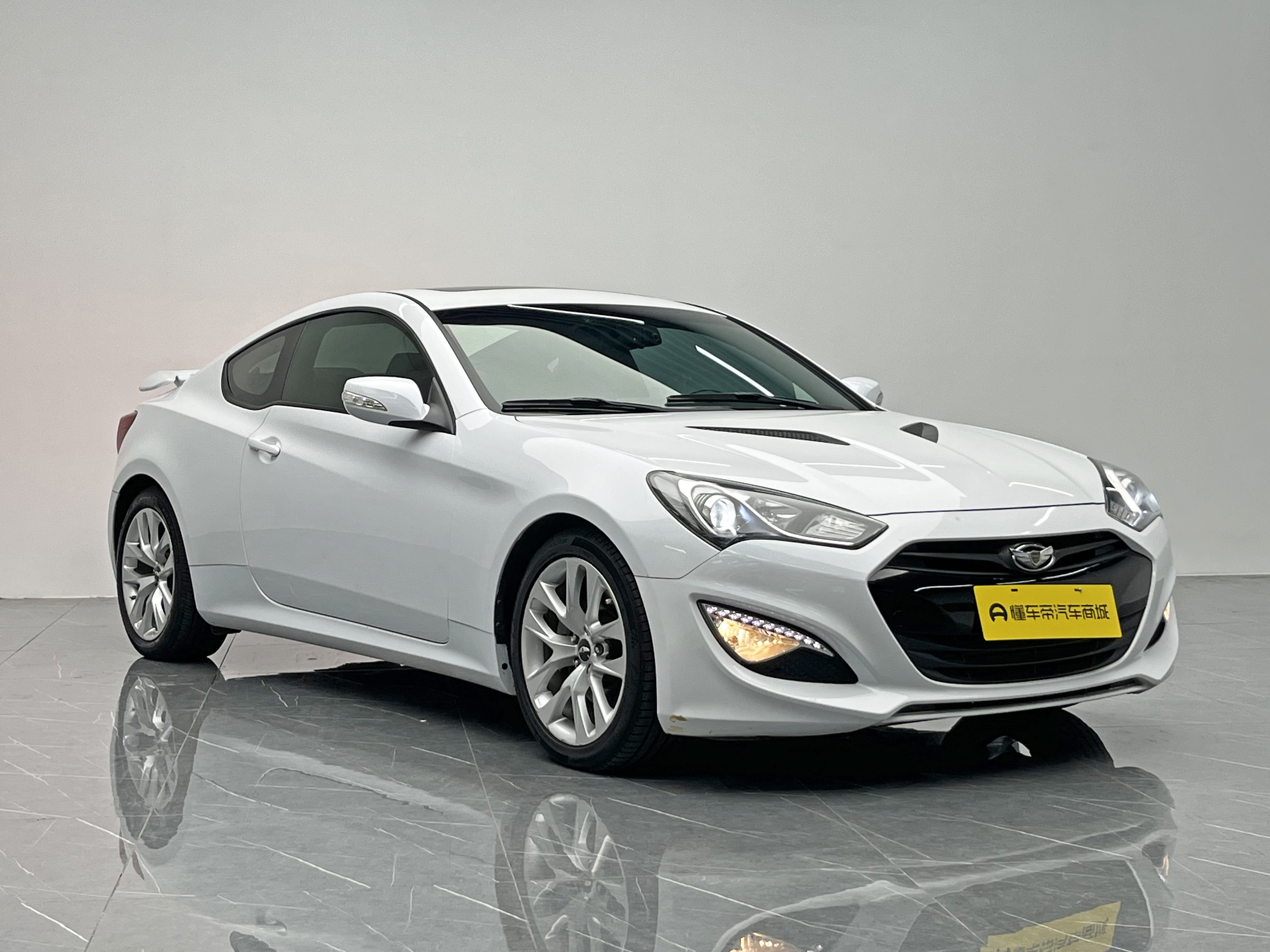 Hyundai Coupe 2014 car image #9