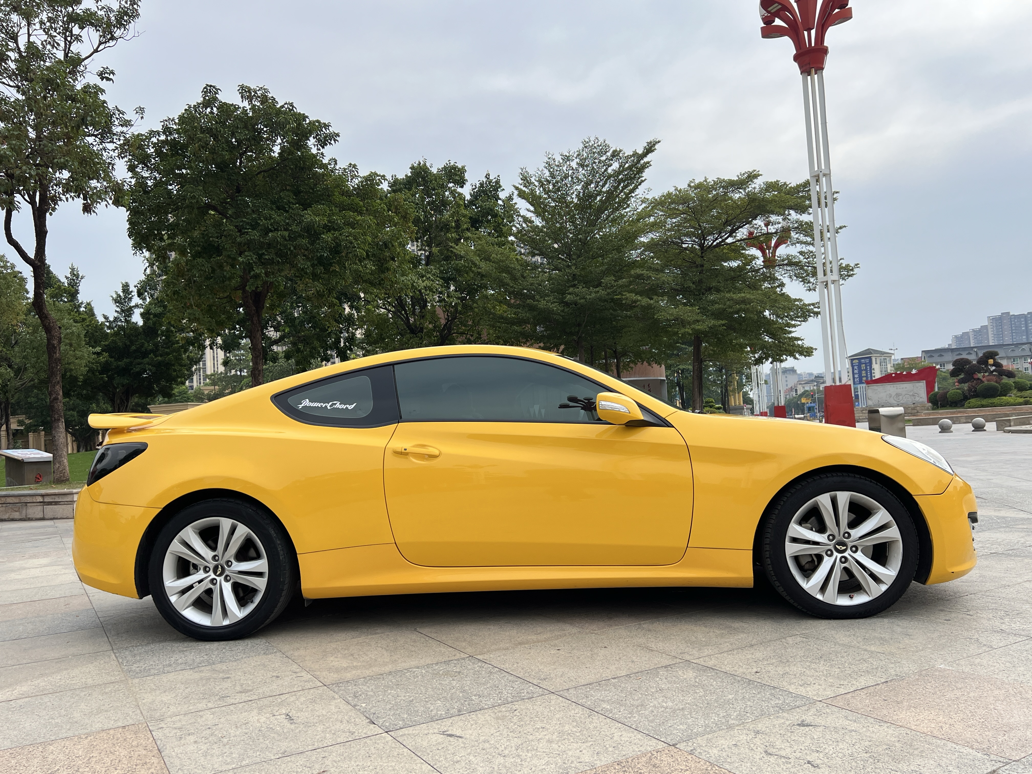 Hyundai Rohens-Coupe 2012 #9 Hyundai Rohens-Coupe 2012 car image #9