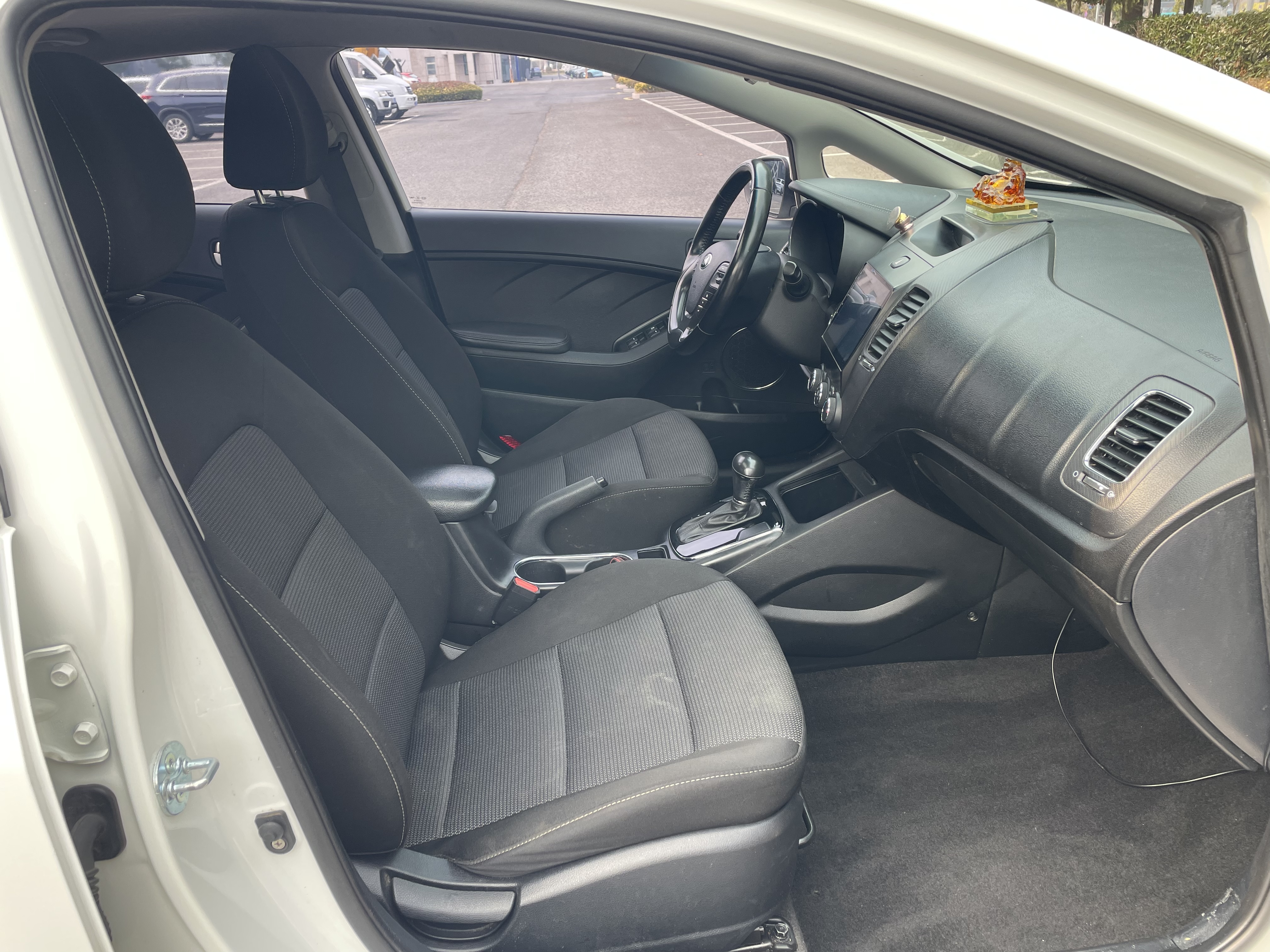 起亚 起亚K3 2017 汽车图片 #9