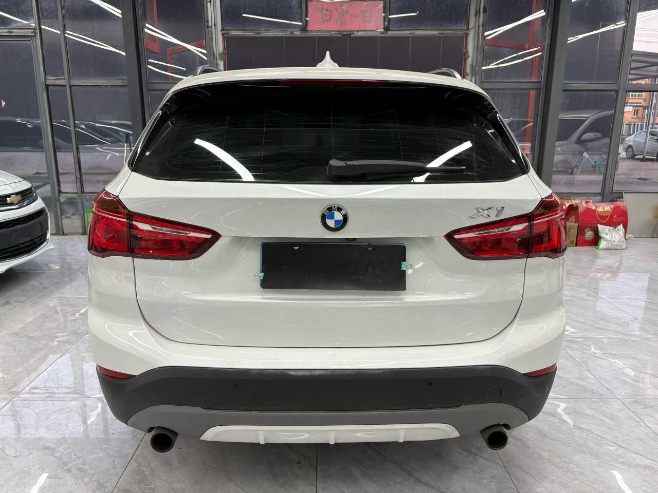 BMW X1 M35Li 2017 #9 BMW X1 M35Li 2017 car image #9