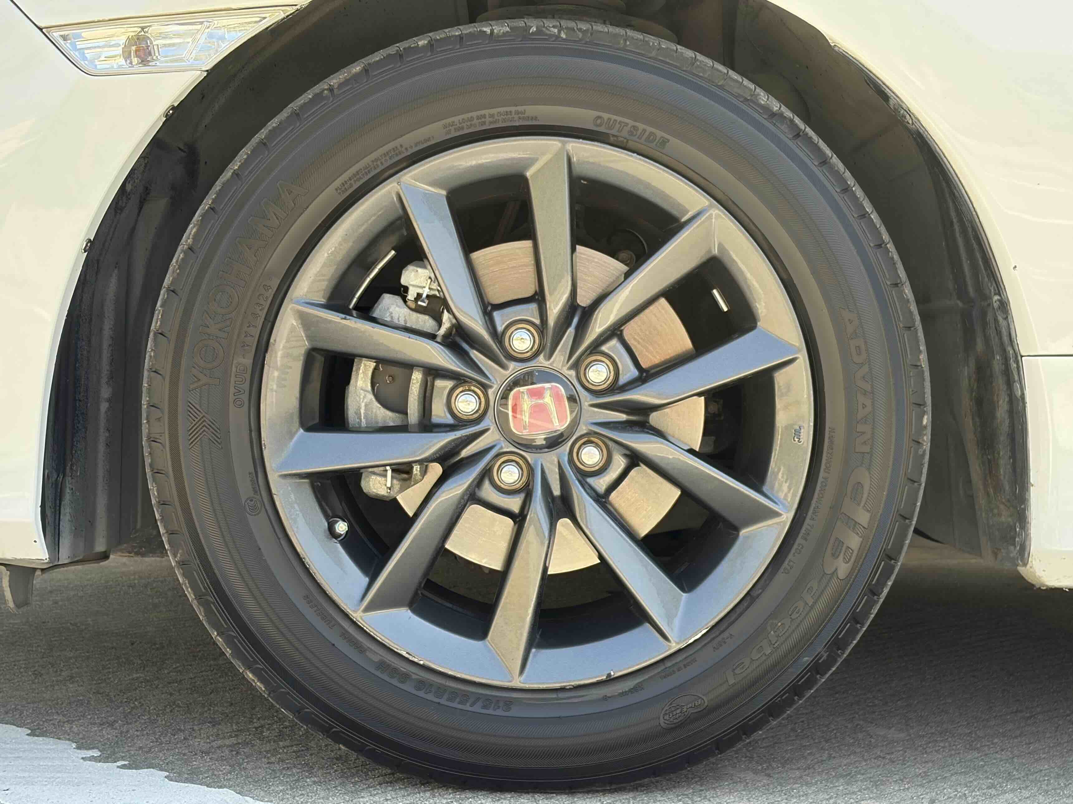 Honda Civic 2019 car image #9