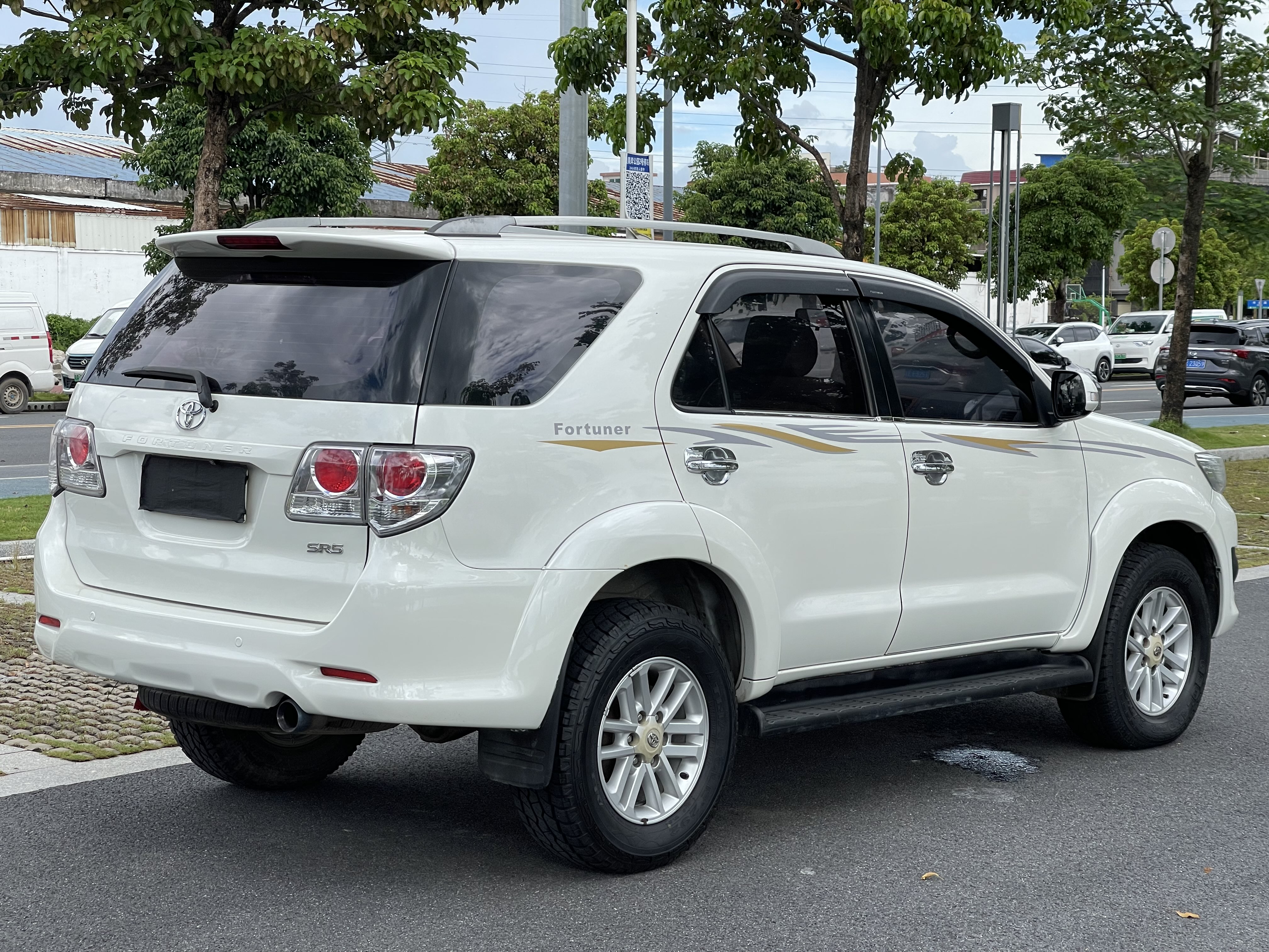 Toyota Fortuner 2015 immagine di auto #9