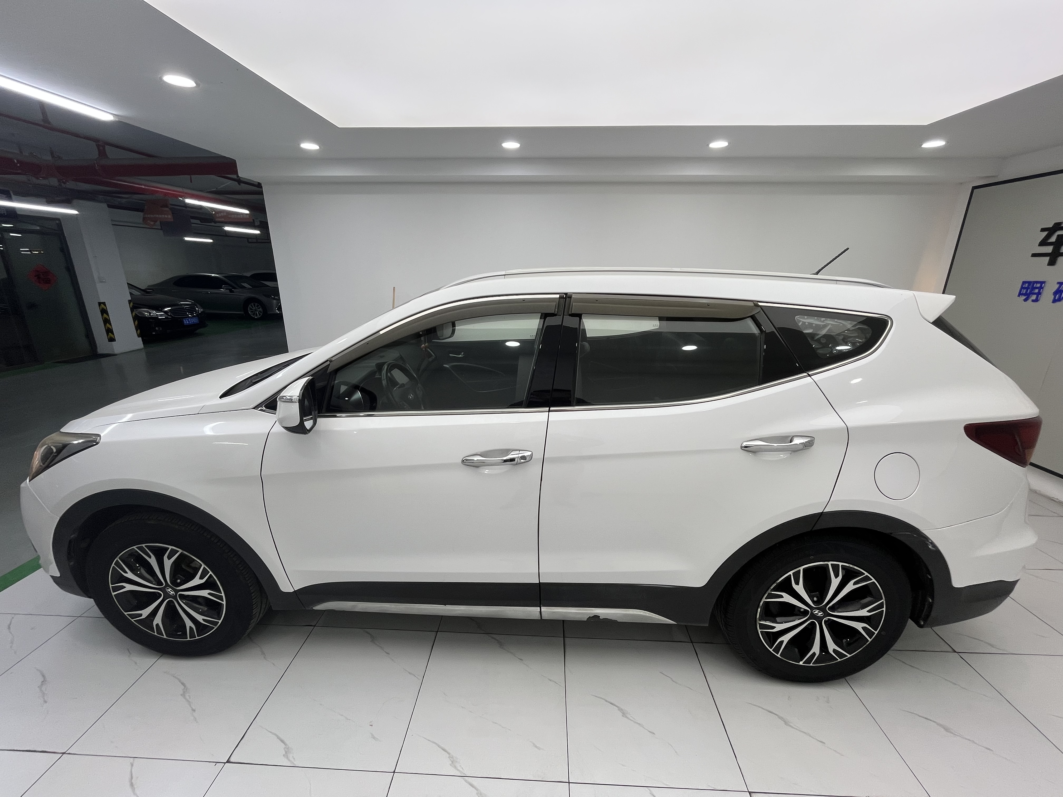 Hyundai Santa Fe 2018 immagine di auto #9