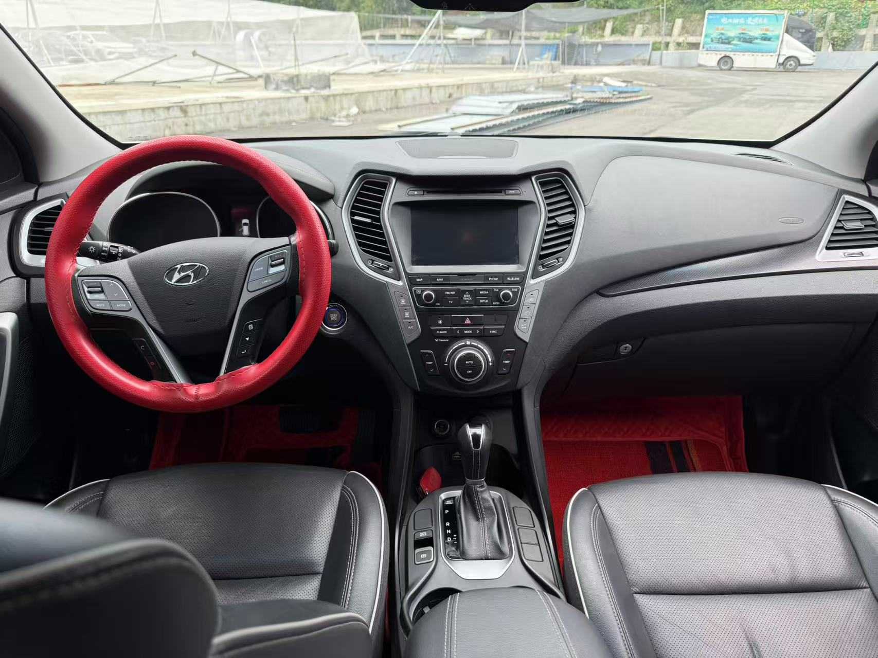 Hyundai Santa Fe 2018 car image #9