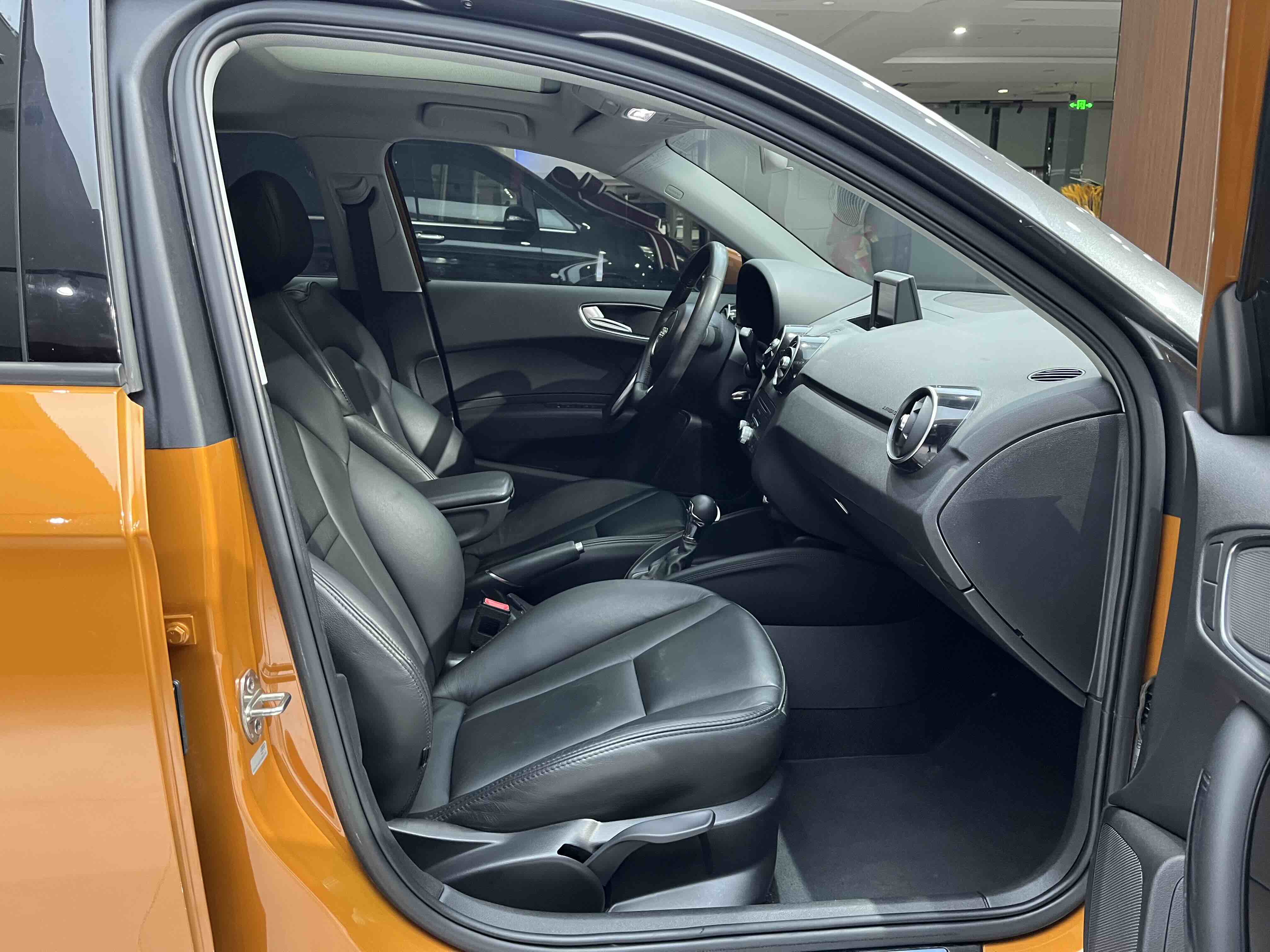 Audi A1 2013 car image #9