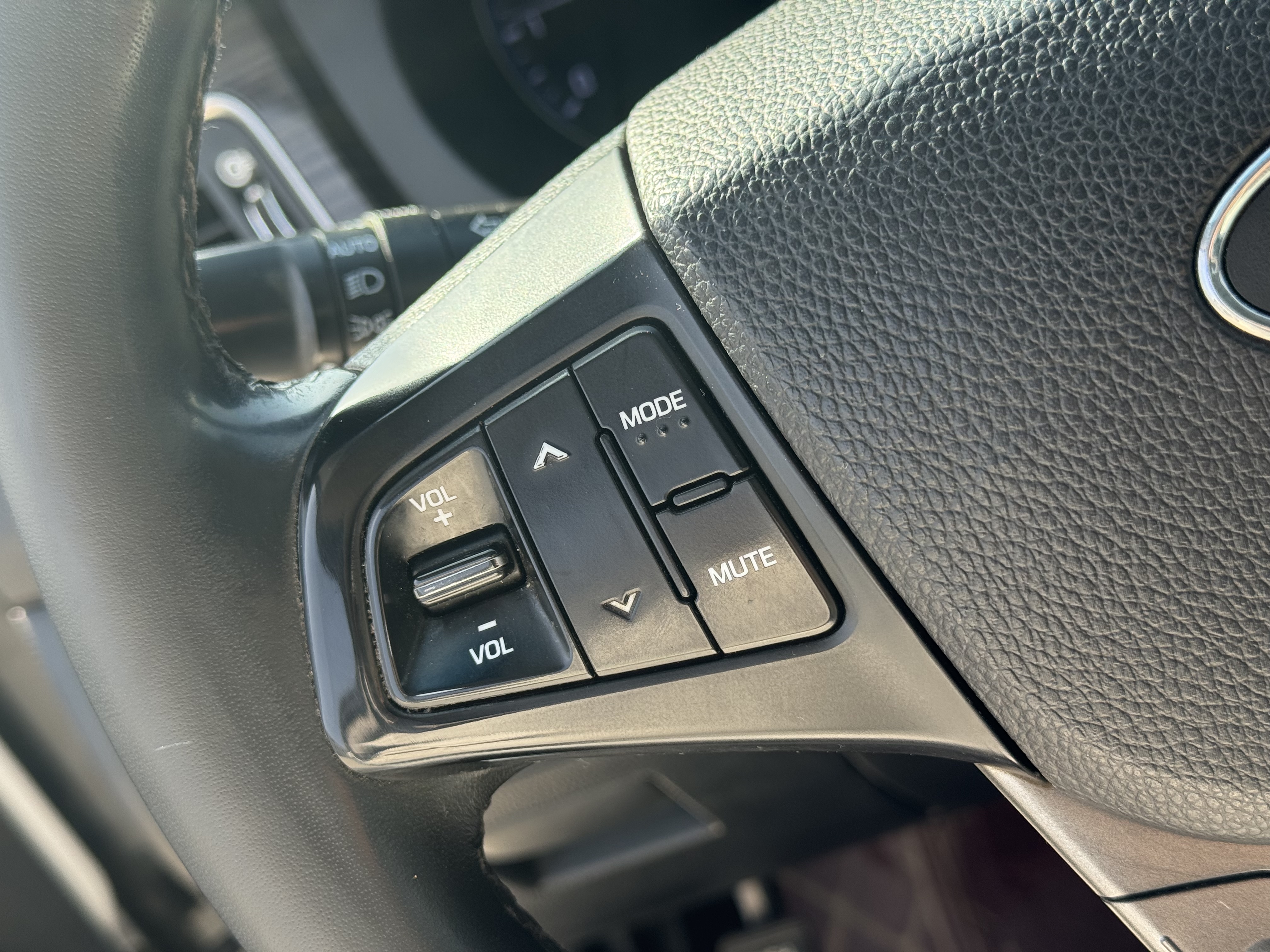 Hyundai Mistra 2016 car image #9