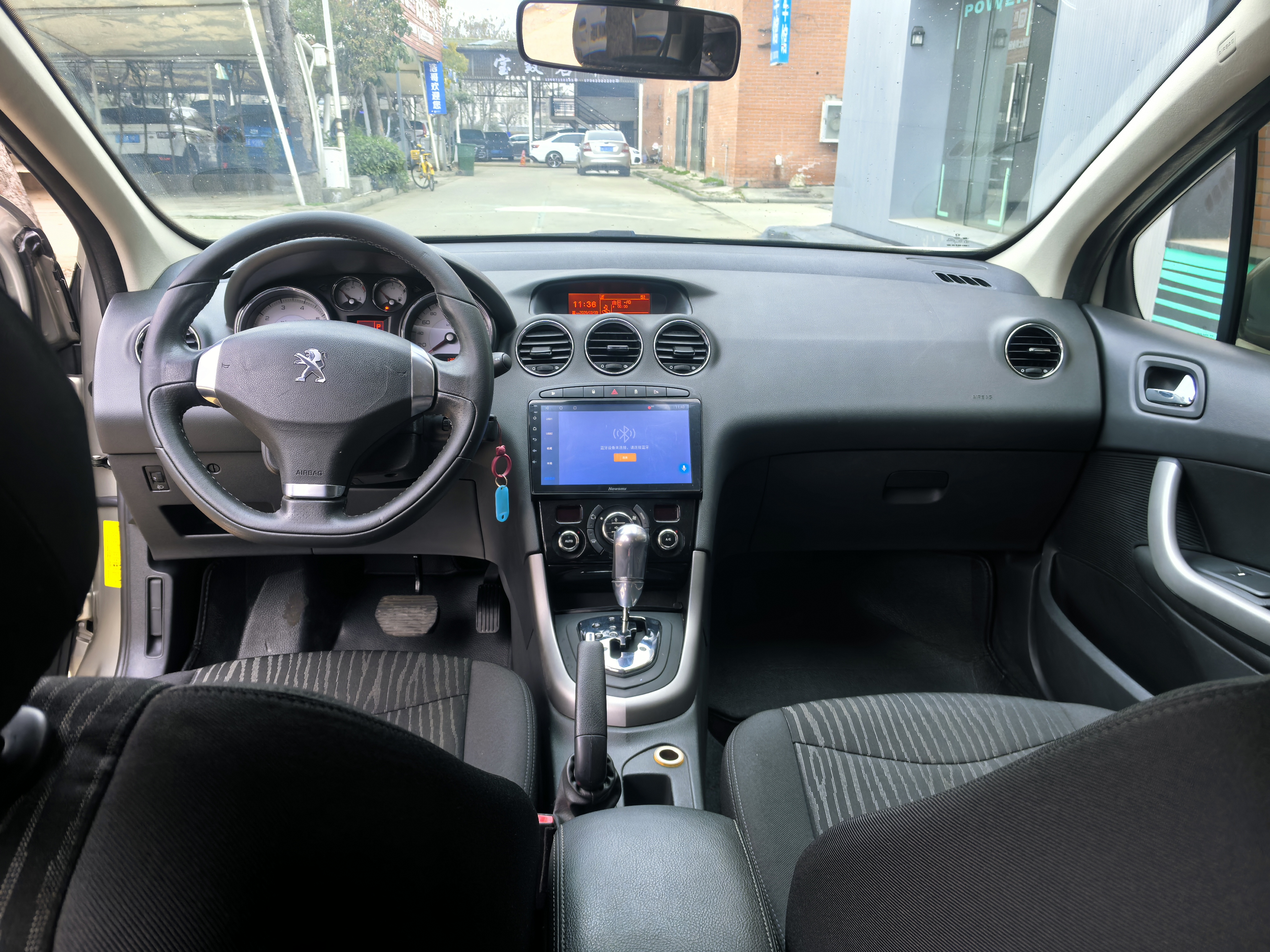 Peugeot 408 2013 car image #9