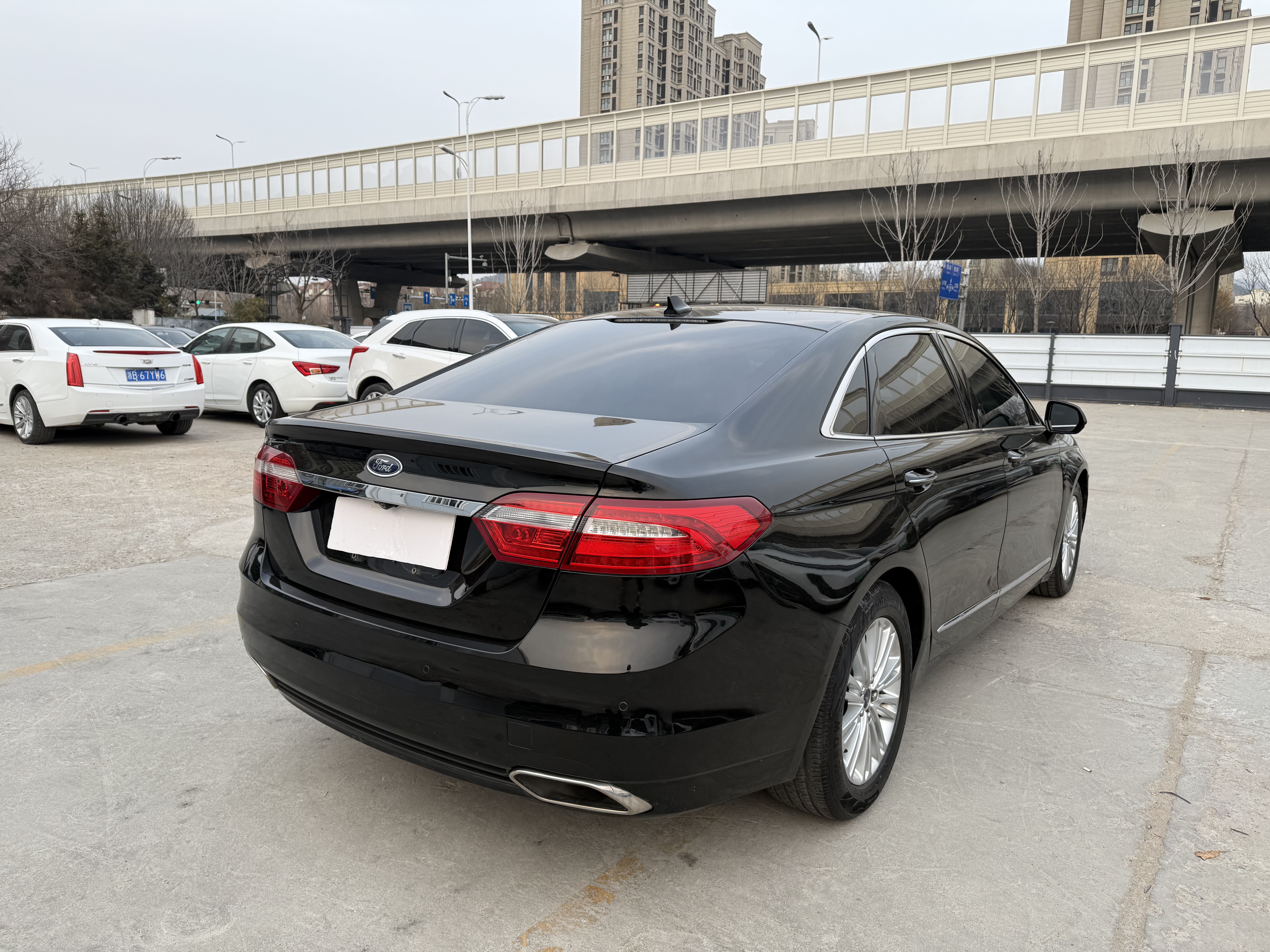 Ford Taurus 2016 car image #9