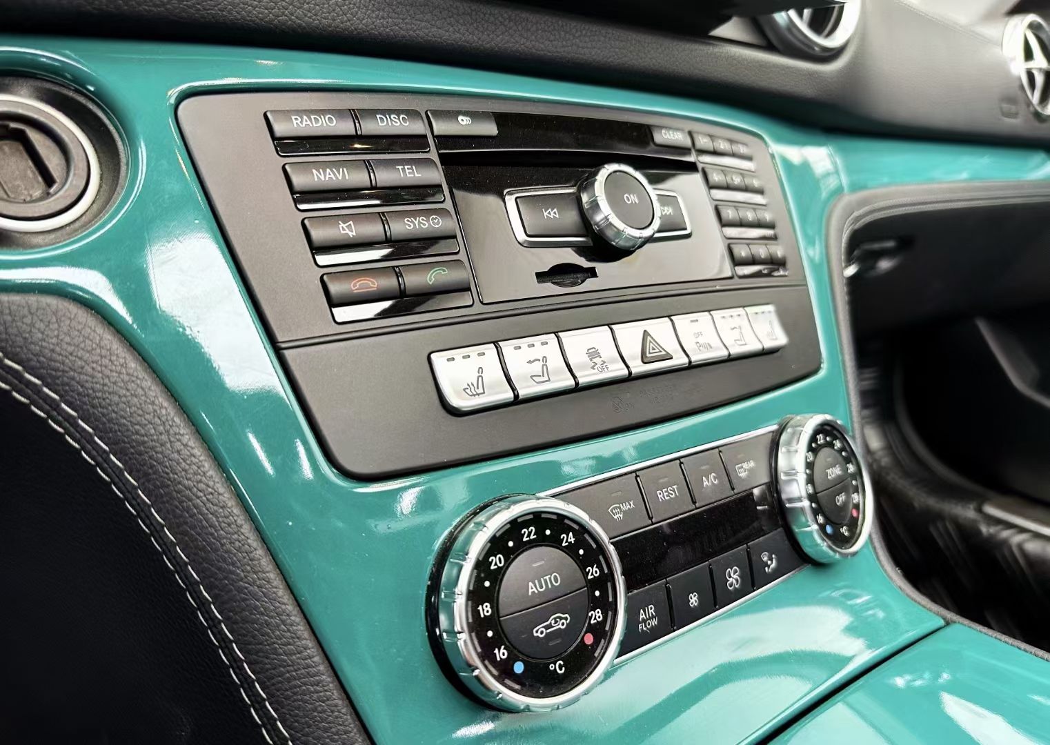 Mercedes-Benz SL Class 2016 car image #9