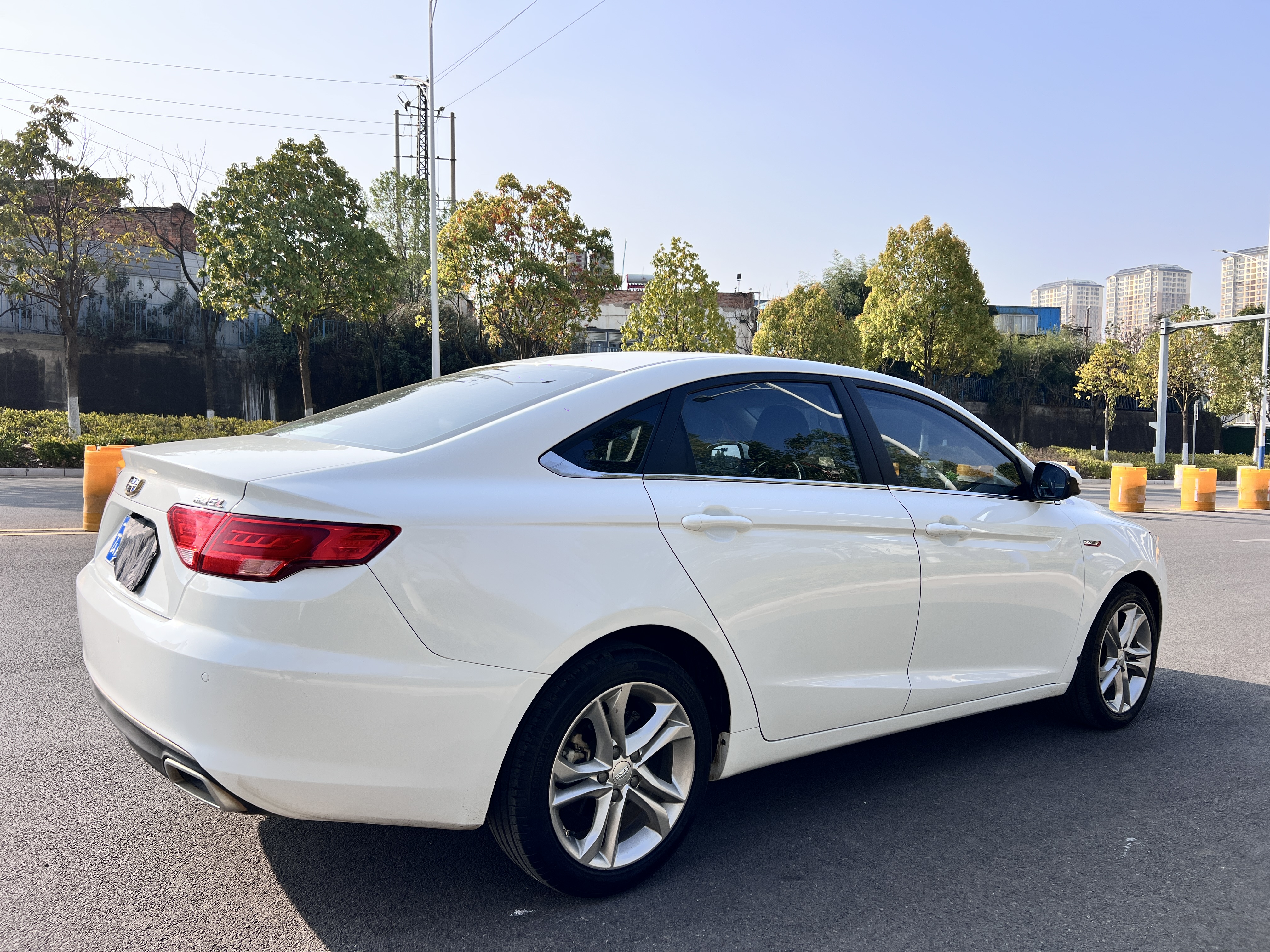 Emgrand GL 2017 #9 Emgrand GL 2017 car image #9