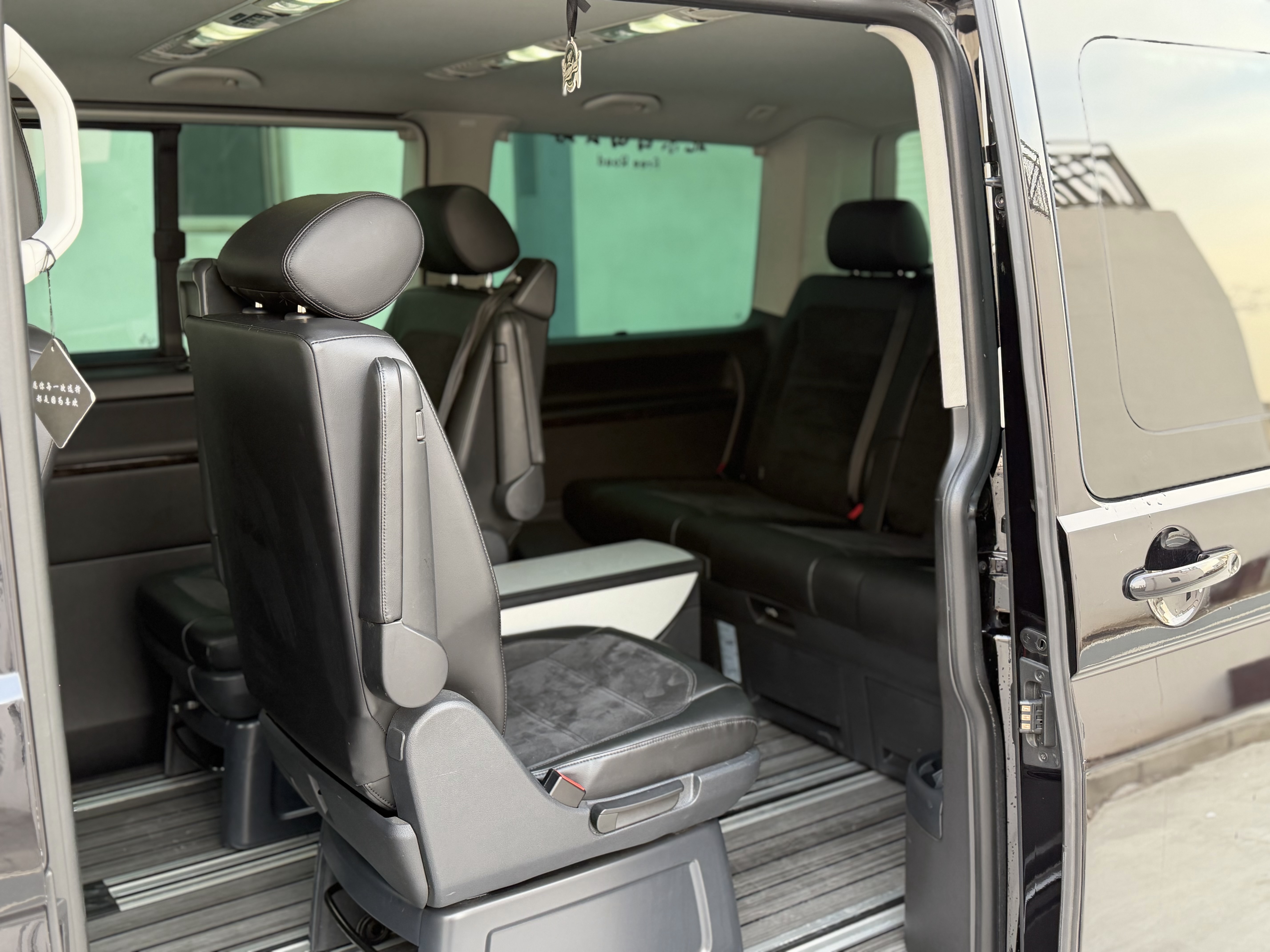 Volkswagen Multivan 2017 immagine di auto #9