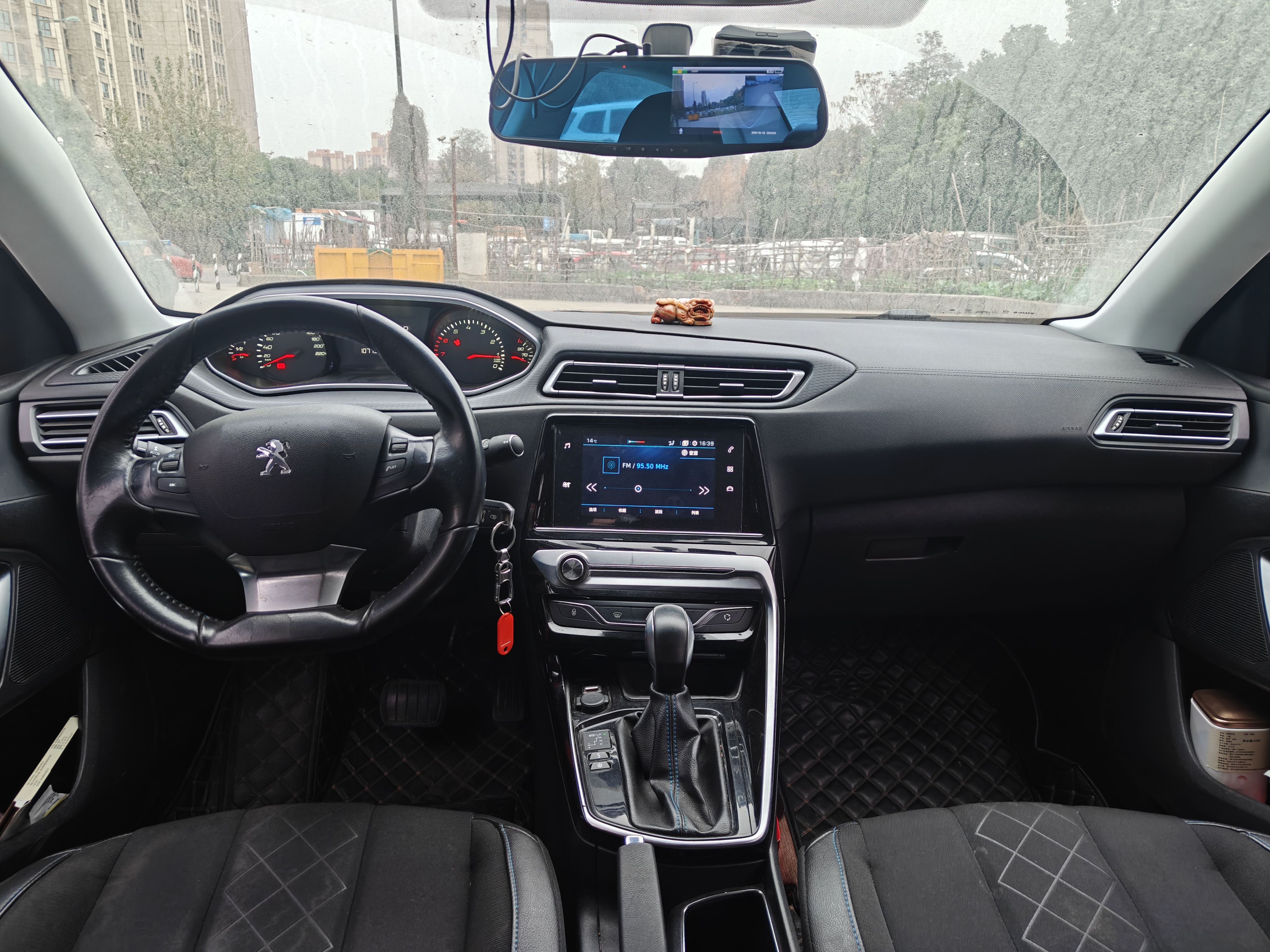 Peugeot 308 2016 car image #9