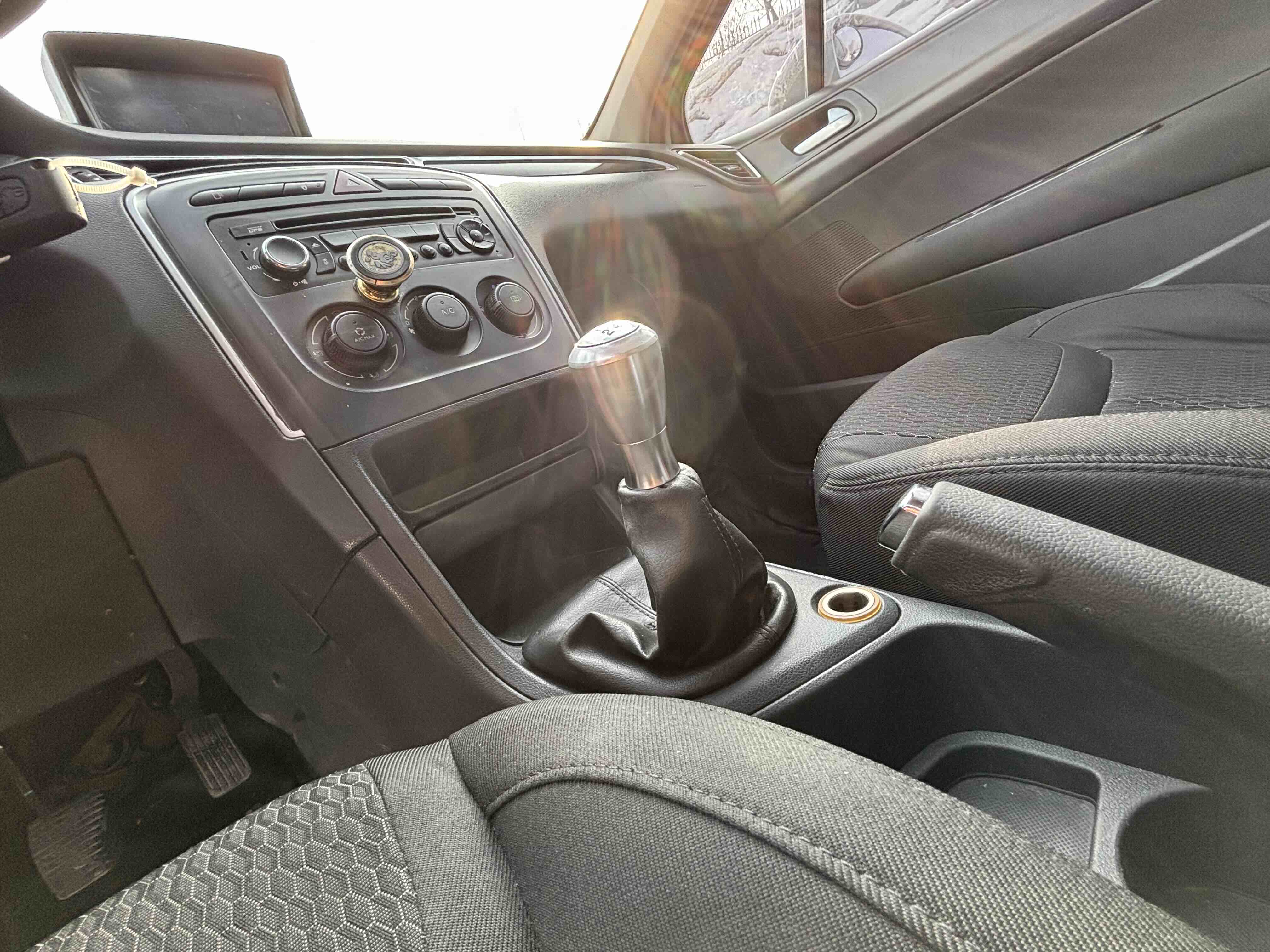 Peugeot 308 2016 car image #9