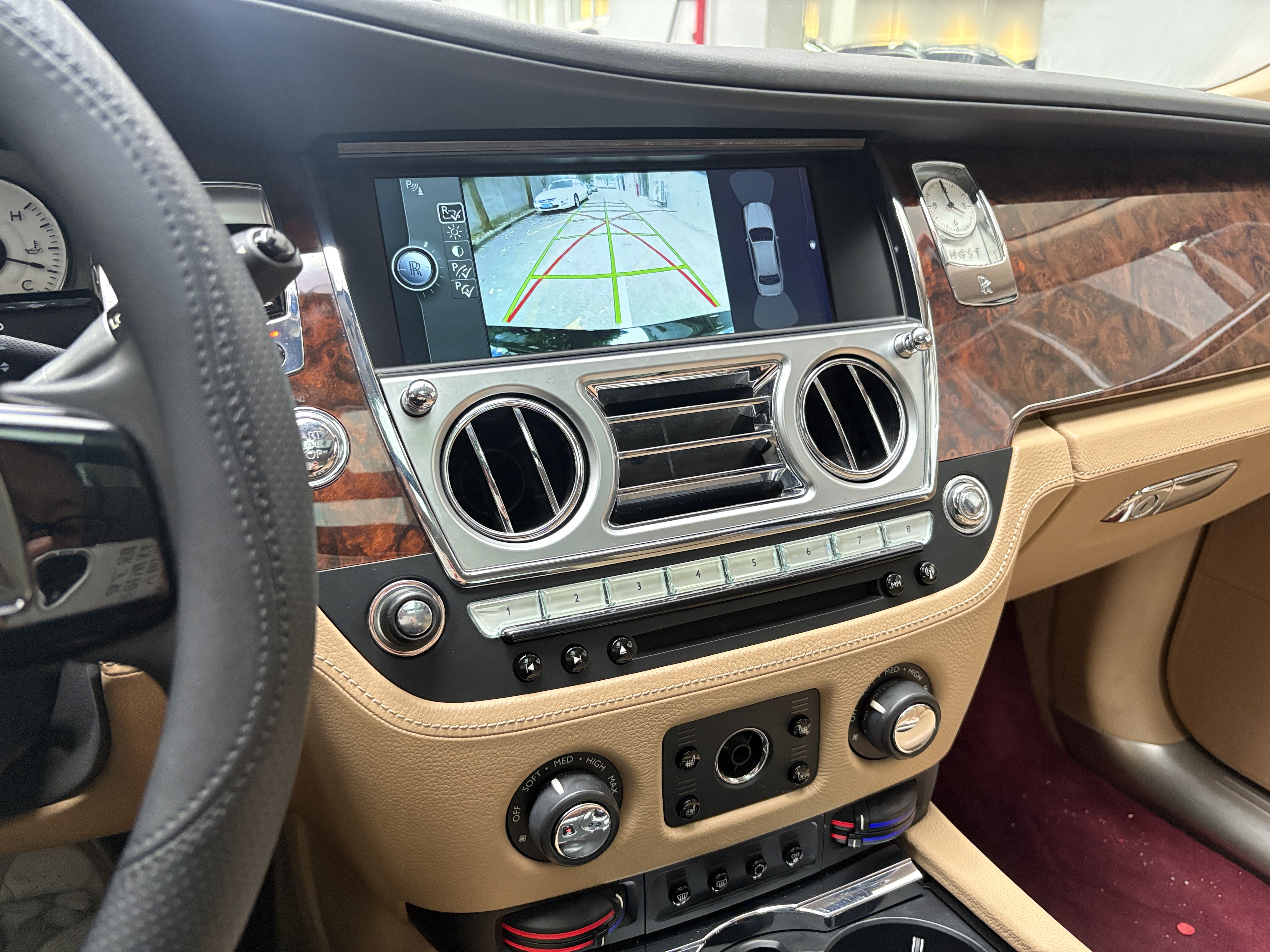 Rolls-Royce 2012 car image #9