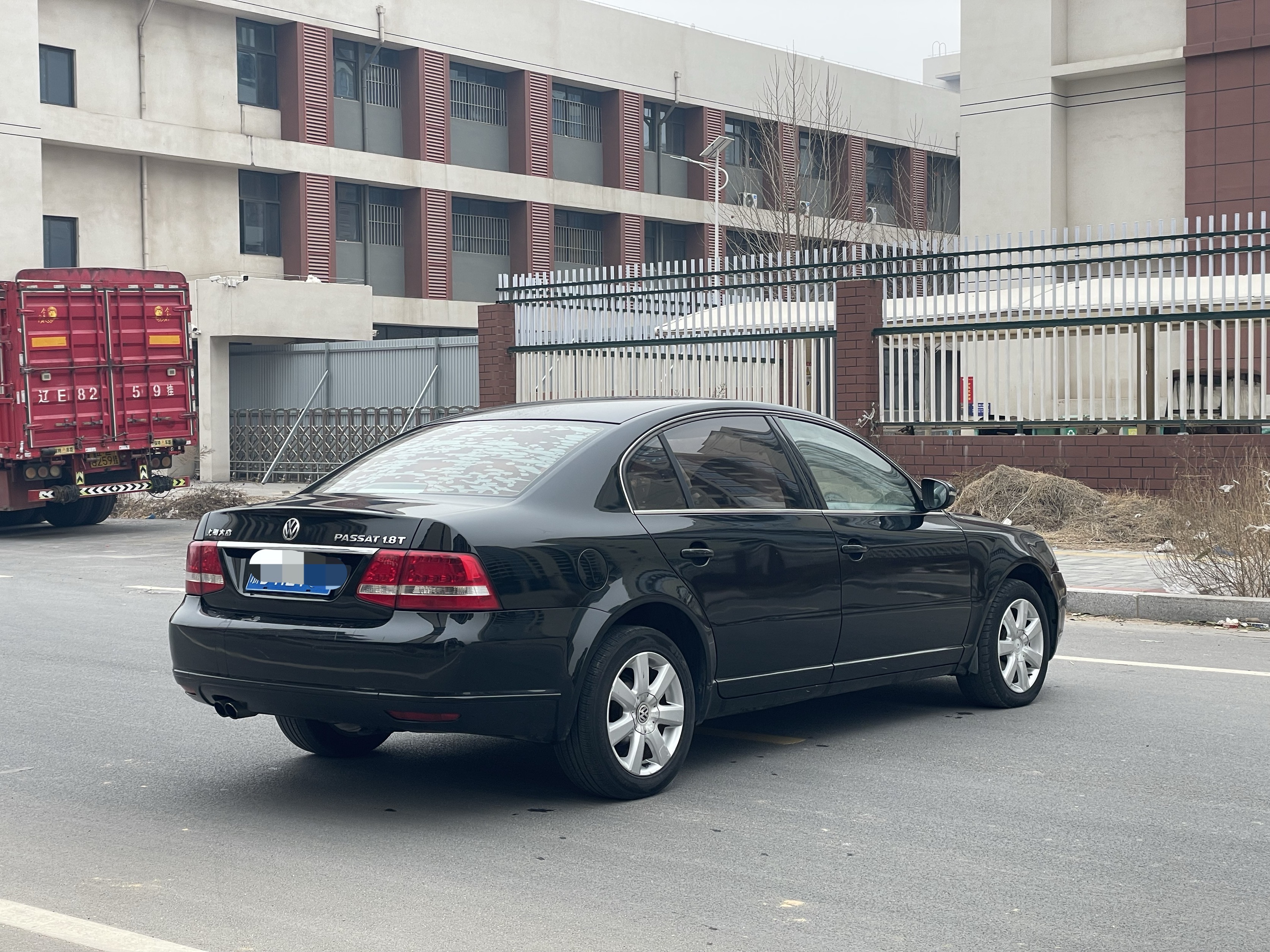 Volkswagen Passat Lingyu 2011 #9 Volkswagen Passat Lingyu 2011 car image #9